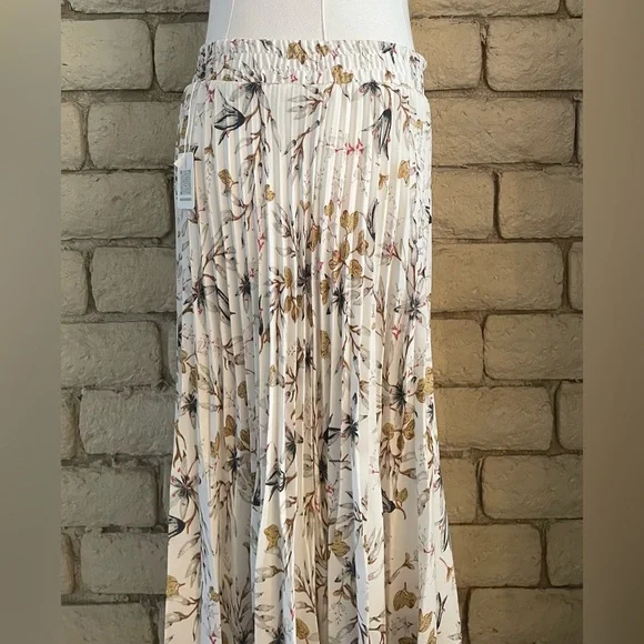 White floral pleated long skirt - Picture 7 of 9